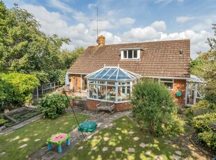 3 bedroom bungalow for sale in Parkside Road, Exeter, EX1