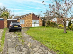 3 bedroom bungalow for sale in The Meads, Bricket Wood, St. Albans, Hertfordshire, AL2
