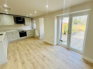 3 bedroom cottage for sale in Benn Lane, Longwood, Huddersfield, HD3
