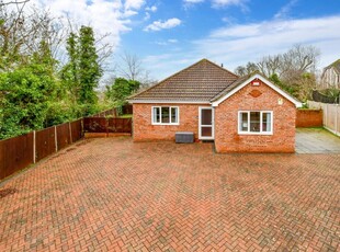 3 bedroom detached bungalow for rent in Thanet Way Whitstable CT5