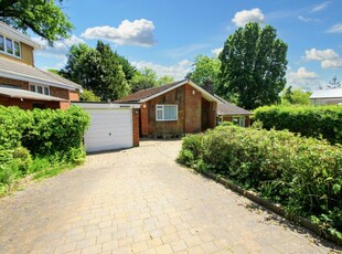 3 bedroom detached bungalow for sale in Bassett Green Drive, Bassett, SO16