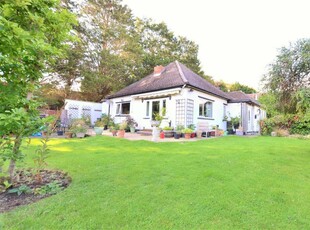 3 bedroom detached bungalow for sale in Belmont Avenue, Hucclecote., GL3