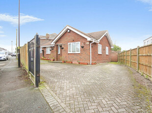 3 bedroom detached bungalow for sale in Cecily Road, Cheylesmore, Coventry, CV3