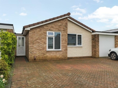 3 bedroom detached bungalow for sale in Chagford Close, Bedford, MK40