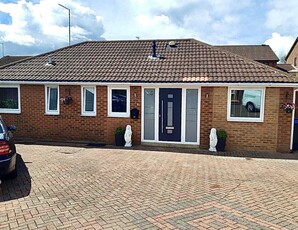 3 bedroom detached bungalow for sale in Kimble Close, East Hunsbury, Northampton NN4