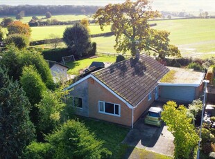 3 bedroom detached bungalow for sale in Pinfold Crescent, Woodborough, Nottingham, NG14