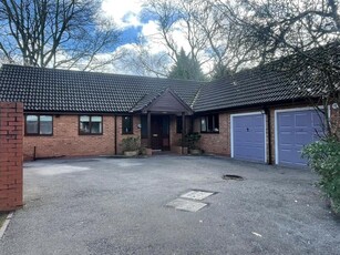 3 bedroom detached bungalow for sale in Sharmans Cross Road, Solihull, B91