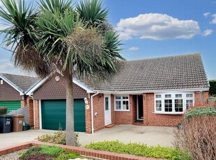 3 bedroom detached bungalow for sale in Wood Dale, Great Baddow, Chelmsford, CM2