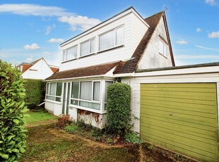 3 bedroom detached house for sale in Bryanstone Avenue, Guildford, GU2