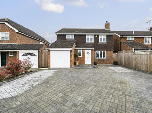 3 bedroom detached house for sale in Butts Hill Road, Woodley, Reading, RG5