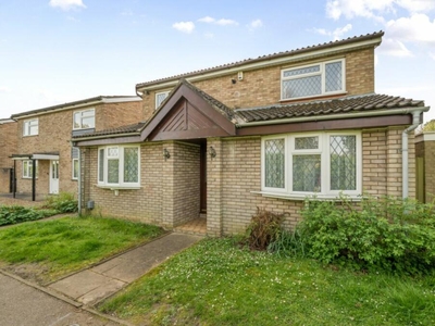 3 bedroom detached house for sale in Chantry Avenue, Kempston, Bedford, MK42