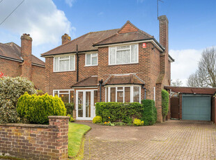 3 bedroom detached house for sale in Great Goodwin Drive, Guildford, Surrey, GU1