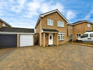 3 bedroom detached house for sale in Hadleigh Rise, Stratton St. Margaret, Swindon, SN3 4UJ, SN3