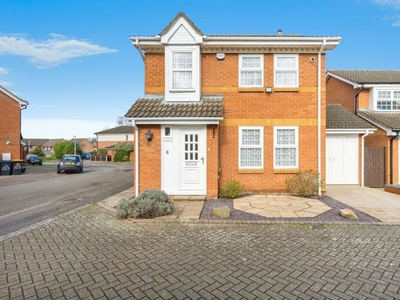 3 bedroom detached house for sale in Lichfield Close, Kempston, Bedford, MK42