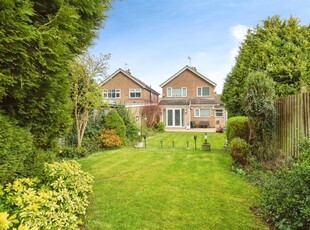 3 bedroom detached house for sale in Lichfield Drive, Blaby, Leicester, LE8