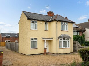 3 bedroom detached house for sale in Milton Road, Cambridge, CB4