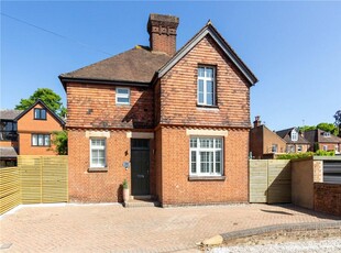 3 bedroom detached house for sale in Oswald Road, St. Albans, Hertfordshire, AL1