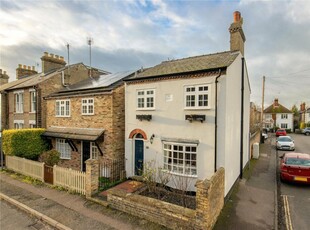 3 bedroom detached house for sale in Priory Street, Cambridge, Cambridgeshire, CB4