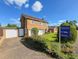 3 bedroom detached house for sale in Resthaven Road, Wootton, Northampton, NN4