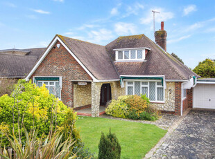 3 bedroom detached house for sale in St. Aubins Road, Ferring, West Sussex, BN12
