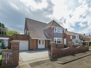 3 bedroom detached house for sale in The Riding, Kenton, Newcastle upon Tyne, NE3