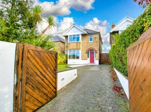 3 bedroom detached house for sale in Weston Lane, Southampton, Hampshire, SO19