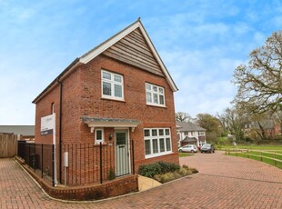 3 bedroom detached house for sale in White Close, Exeter, Devon, EX1