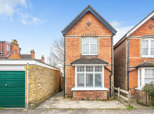 3 bedroom detached house for sale in William Road, Guildford, GU1