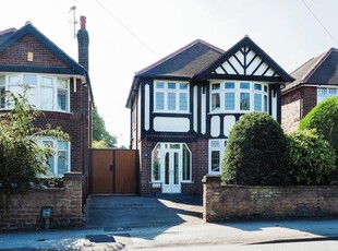 3 bedroom detached house for sale in Wollaton Road, Wollaton Park, Nottinghamshire, NG8