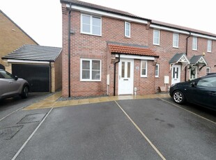 3 bedroom end of terrace house for sale in Bounty Drive, Kingswood, Hull, HU7