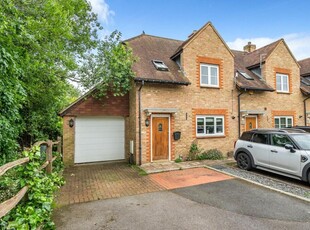 3 bedroom end of terrace house for sale in Brookside, Jacob's Well, Guildford, Surrey, GU4