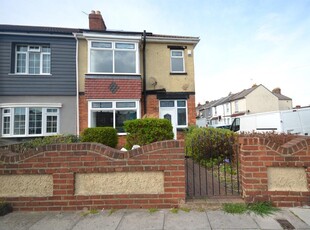 3 bedroom end of terrace house for sale in Burrfields Road, Portsmouth, PO3