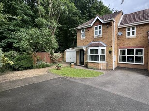 3 bedroom end of terrace house for sale in Cornbury Grove, Solihull, West Midlands, B91