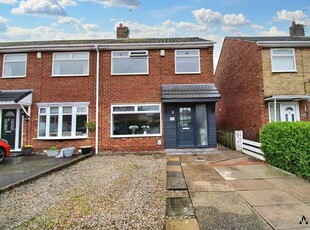3 bedroom end of terrace house for sale in Daville Close, Hull, HU5