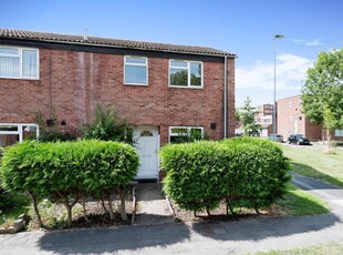 3 bedroom end of terrace house for sale in De Lisle Close, Portsmouth, PO2