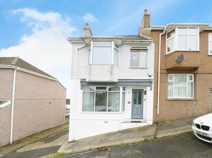 3 bedroom end of terrace house for sale in Eliot Street, Weston Mill, Plymouth, PL5