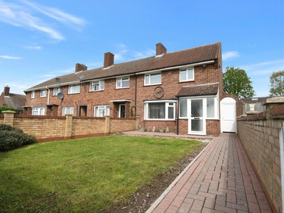 3 bedroom end of terrace house for sale in Galloway Close, Kempston, Bedford, MK42
