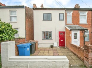 3 bedroom end of terrace house for sale in Gladstone Road, Ipswich, IP3