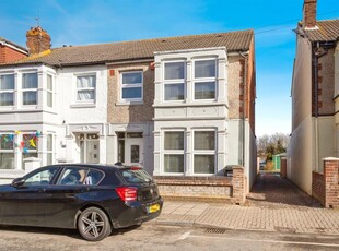 3 bedroom end of terrace house for sale in Hayling Avenue, Portsmouth, PO3