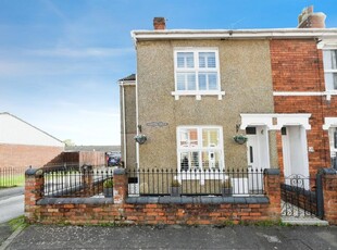 3 bedroom end of terrace house for sale in Hunters Grove, Swindon, SN2