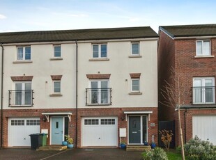 3 bedroom end of terrace house for sale in Jordan Drive, Exeter, EX1