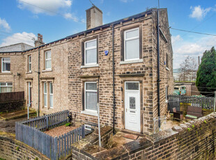 3 bedroom end of terrace house for sale in King Street, Lindley, Huddersfield, HD3