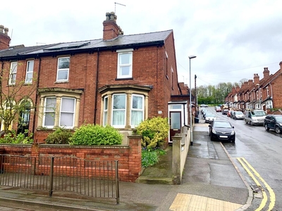 3 bedroom end of terrace house for sale in Monks Road, Lincoln, LN2