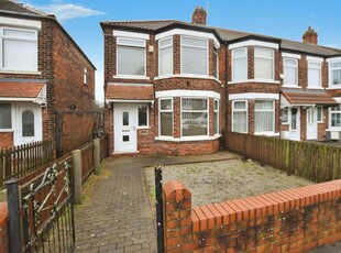 3 bedroom end of terrace house for sale in Priory Road, Hull, HU5