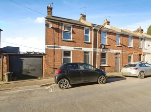 3 bedroom end of terrace house for sale in Radford Road, Exeter, EX2