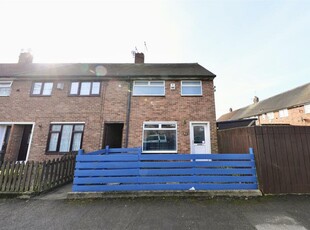 3 bedroom end of terrace house for sale in Retford Grove, Hull, HU9