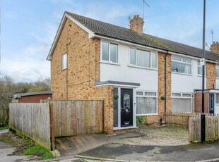 3 bedroom end of terrace house for sale in Springfield Close, York, YO31