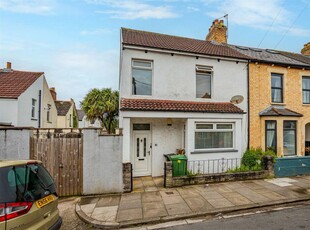 3 bedroom end of terrace house for sale in Theobald Road, Canton, Cardiff, CF5