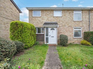 3 bedroom end of terrace house for sale in Thompson Walk, Bury St. Edmunds, IP32