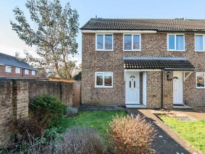 3 bedroom end of terrace house for sale in Washburn Close, Bedford, MK41